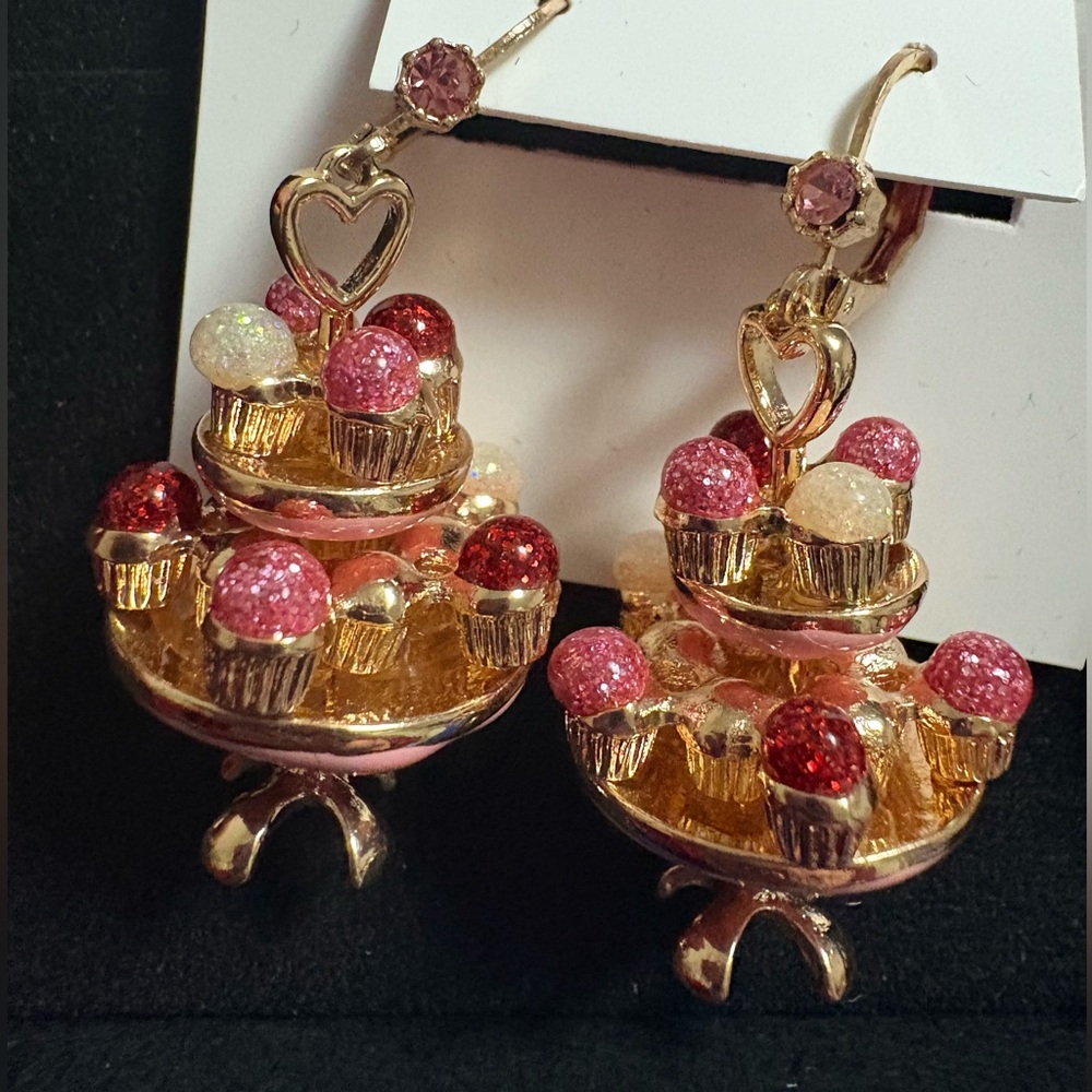 NWT 🧁🩷 Betsey Johnson Cupcake Stand Earrings